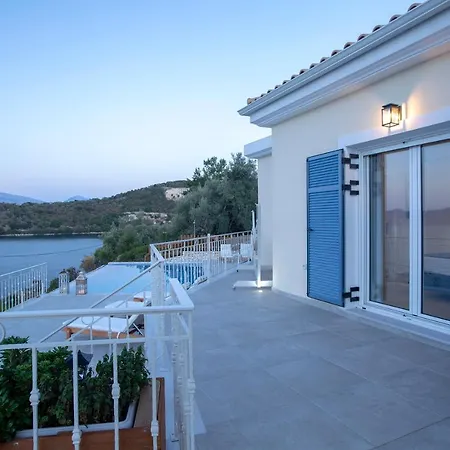 Vilă Kavos House